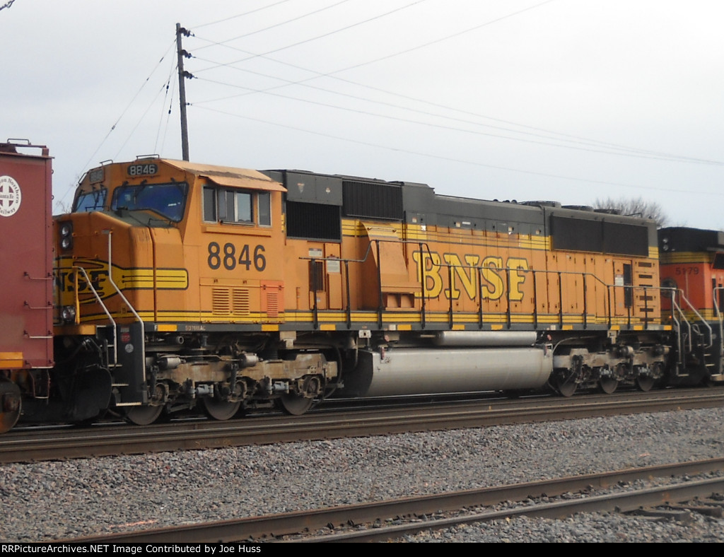 BNSF 8846